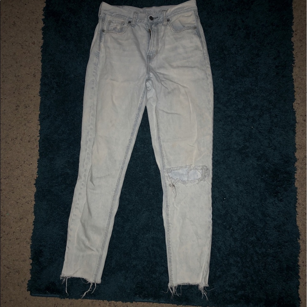 Mom/boyfriend jeans